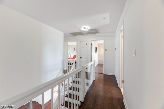 19 Breton Dr, Montville Twp., NJ 07058