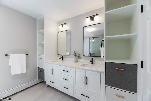 19 Breton Dr, Montville Twp., NJ 07058