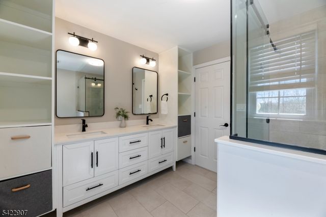 19 Breton Dr, Montville Twp., NJ 07058