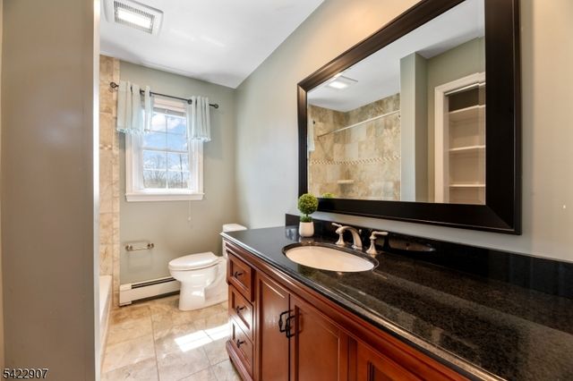 19 Breton Dr, Montville Twp., NJ 07058