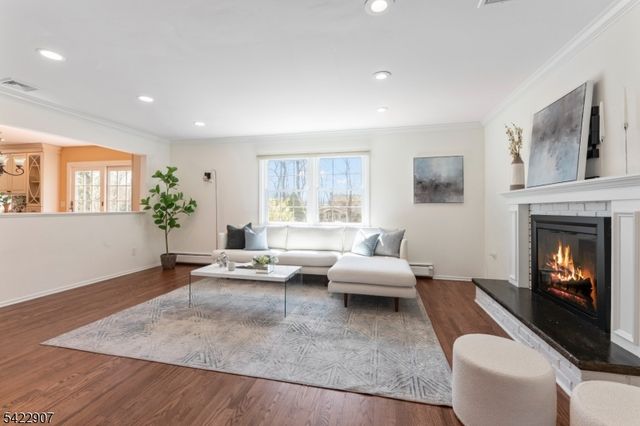 19 Breton Dr, Montville Twp., NJ 07058