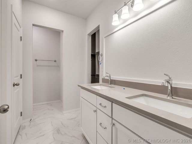 3401 E 153rd Street S, Bixby, OK 74008