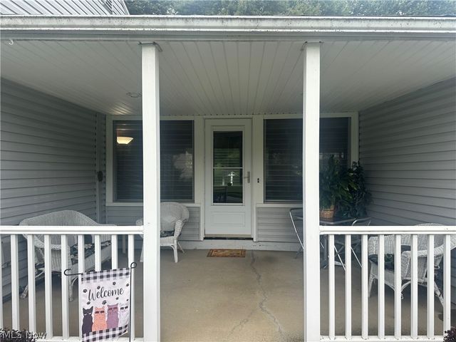 3260 S Wendover Circle, Youngstown, OH 44511