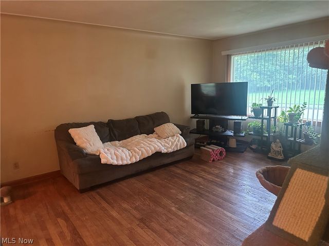3260 S Wendover Circle, Youngstown, OH 44511