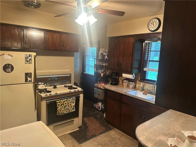 3260 S Wendover Circle, Youngstown, OH 44511
