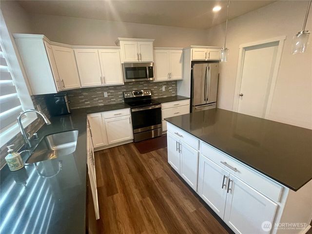 2129 Lancaster Way, Ferndale, WA 98248