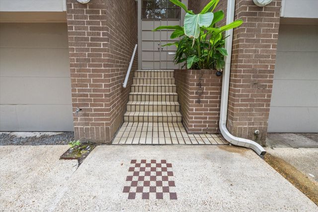 2404 Yupon Street, Houston, TX 77006