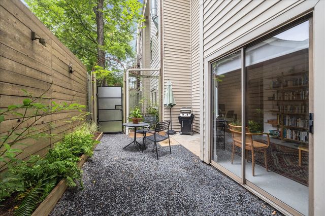 2404 Yupon Street, Houston, TX 77006