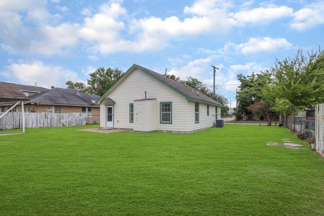 217 N Gaillard Street, Baytown, TX 77520