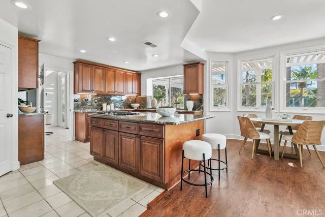 19 Harbor Pointe, Corona Del Mar, CA 92625