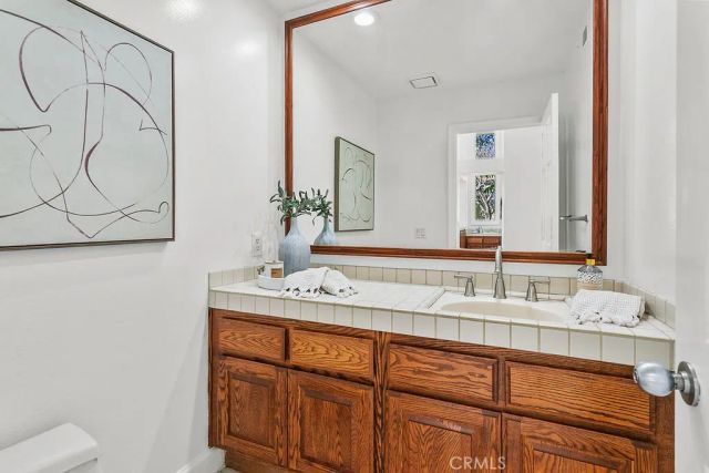 19 Harbor Pointe, Corona Del Mar, CA 92625