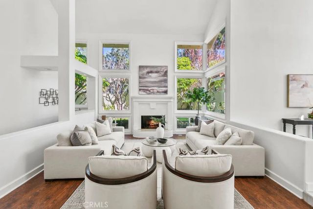 19 Harbor Pointe, Corona Del Mar, CA 92625