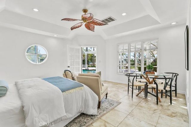 19 Harbor Pointe, Corona Del Mar, CA 92625