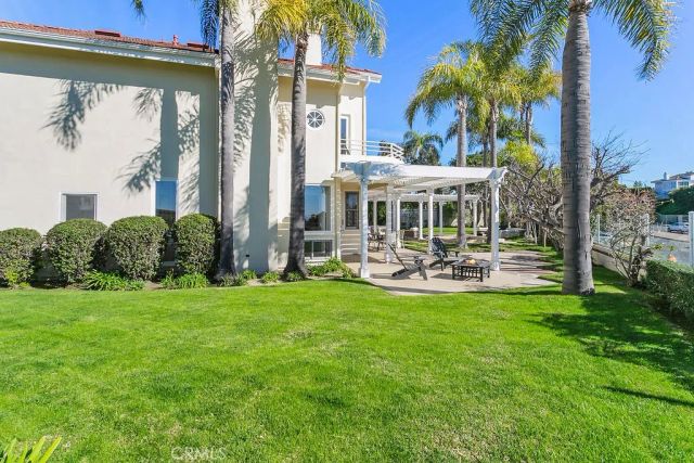 19 Harbor Pointe, Corona Del Mar, CA 92625