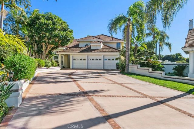 19 Harbor Pointe, Corona Del Mar, CA 92625