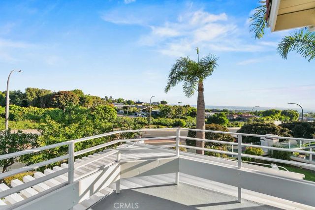 19 Harbor Pointe, Corona Del Mar, CA 92625