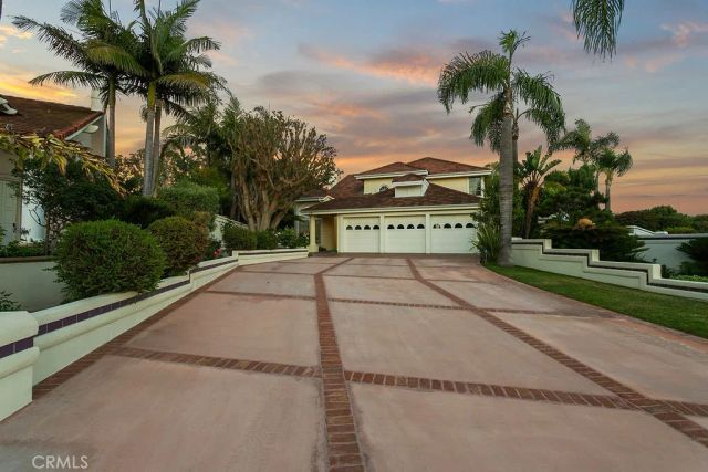 19 Harbor Pointe, Corona Del Mar, CA 92625