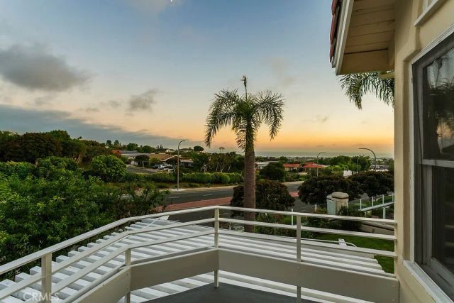 19 Harbor Pointe, Corona Del Mar, CA 92625