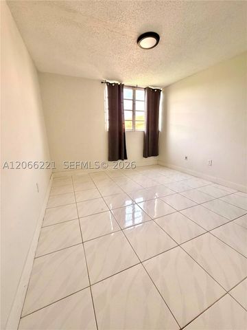 840 NW 87th Ave 406, Miami, FL 33172