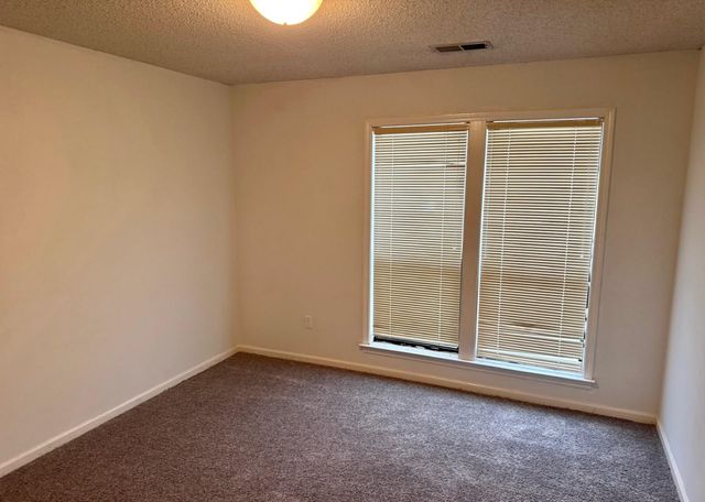 8723 N CARROLLWOOD CV N, Memphis, TN 38016