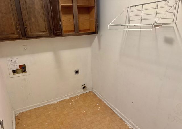 8723 N CARROLLWOOD CV N, Memphis, TN 38016