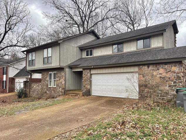 8723 N CARROLLWOOD CV N, Memphis, TN 38016