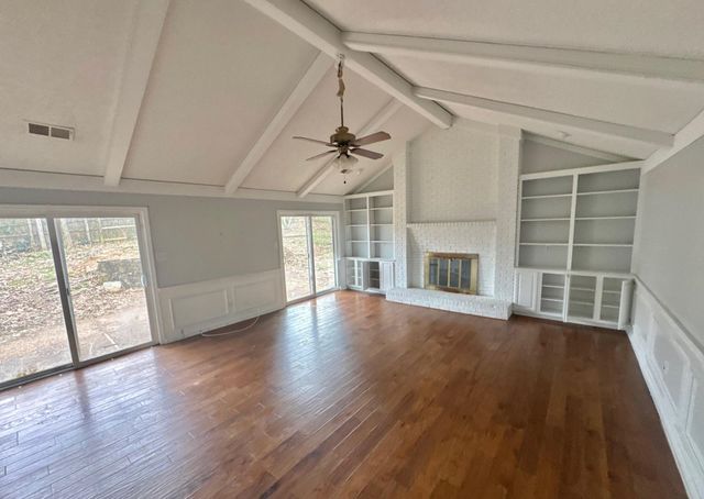 8723 N CARROLLWOOD CV N, Memphis, TN 38016