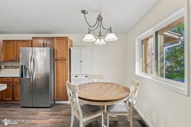 8301 Ragged Top Circle, Anchorage, AK 99504