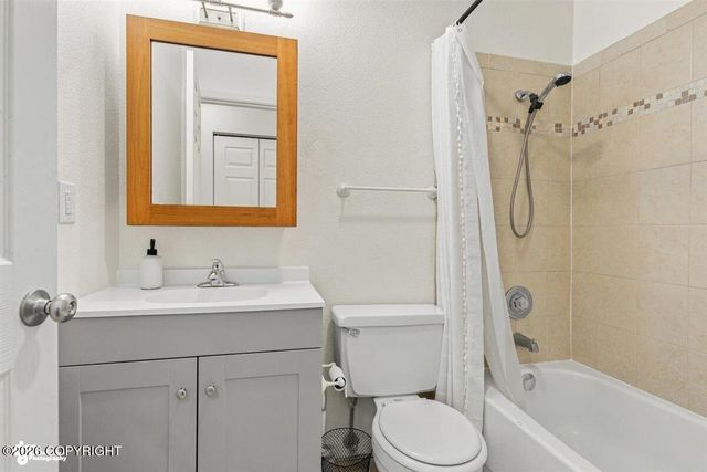 8301 Ragged Top Circle, Anchorage, AK 99504