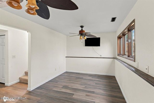 8301 Ragged Top Circle, Anchorage, AK 99504