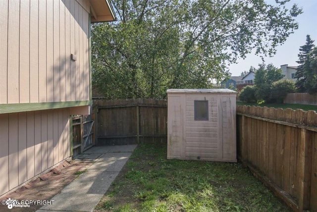 8301 Ragged Top Circle, Anchorage, AK 99504