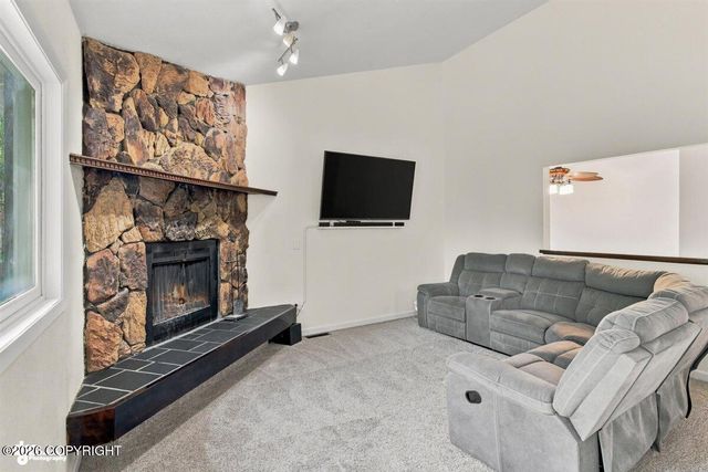8301 Ragged Top Circle, Anchorage, AK 99504
