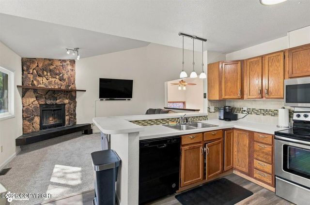8301 Ragged Top Circle, Anchorage, AK 99504