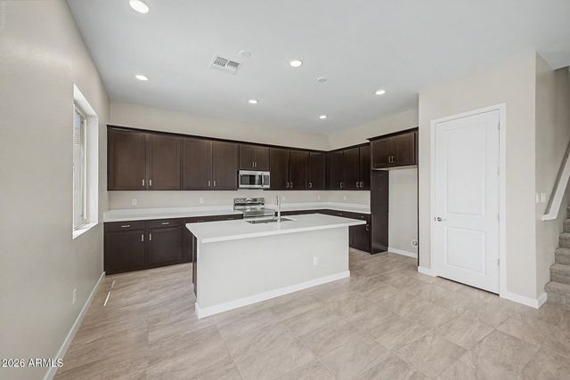7011 E HAYRIDE Lane, San Tan Valley, AZ 85143