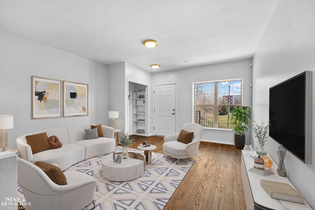 2527 John R Street, Detroit, MI 48201