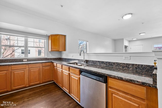 2527 John R Street, Detroit, MI 48201