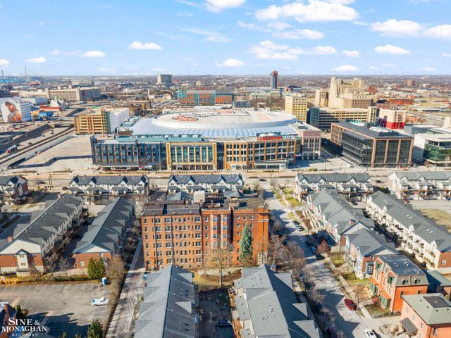 2527 John R Street, Detroit, MI 48201