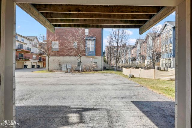 2527 John R Street, Detroit, MI 48201