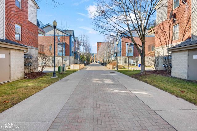 2527 John R Street, Detroit, MI 48201