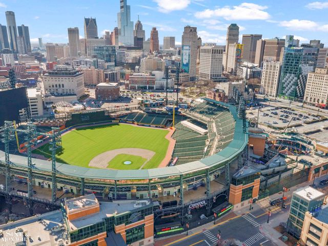 2527 John R Street, Detroit, MI 48201