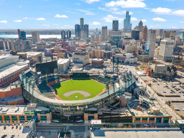 2527 John R Street, Detroit, MI 48201