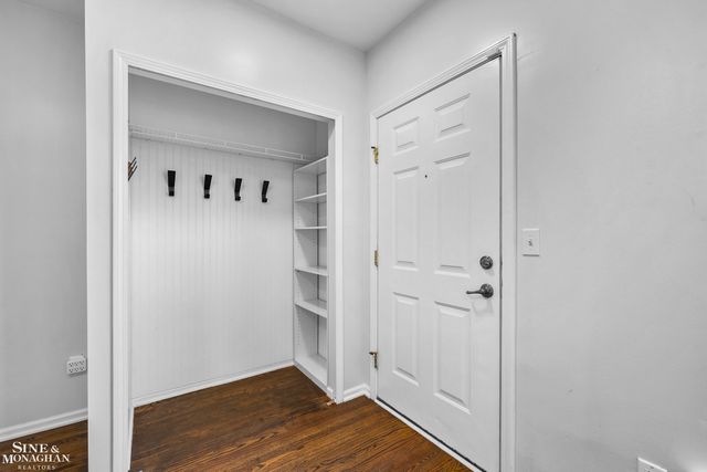 2527 John R Street, Detroit, MI 48201