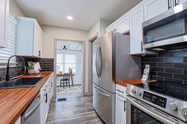 3906 Standish Avenue, Cincinnati, OH 45213