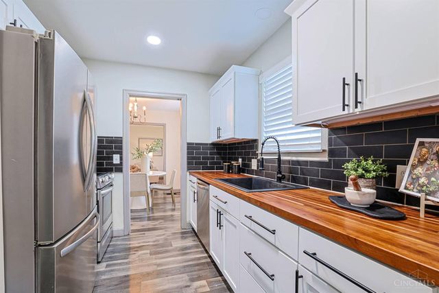 3906 Standish Avenue, Cincinnati, OH 45213