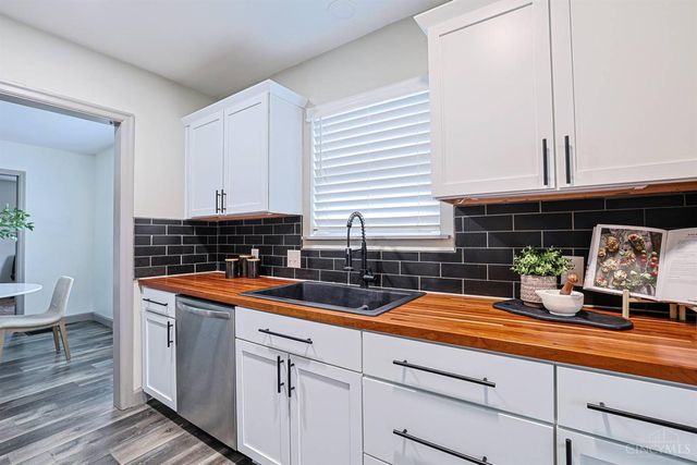 3906 Standish Avenue, Cincinnati, OH 45213