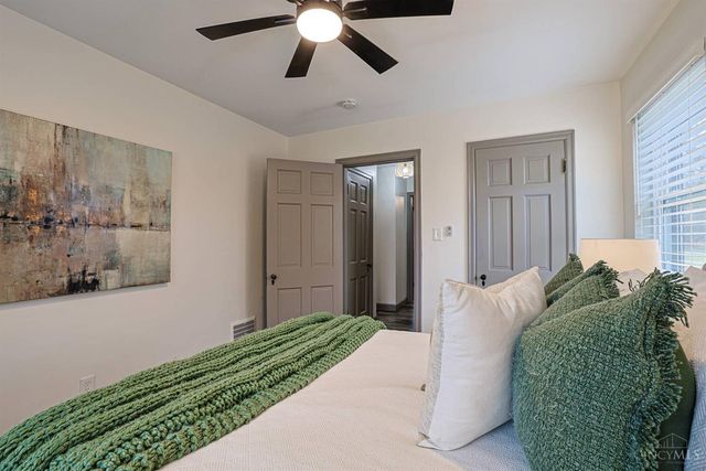 3906 Standish Avenue, Cincinnati, OH 45213