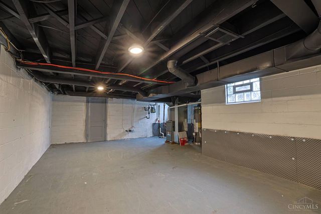 3906 Standish Avenue, Cincinnati, OH 45213