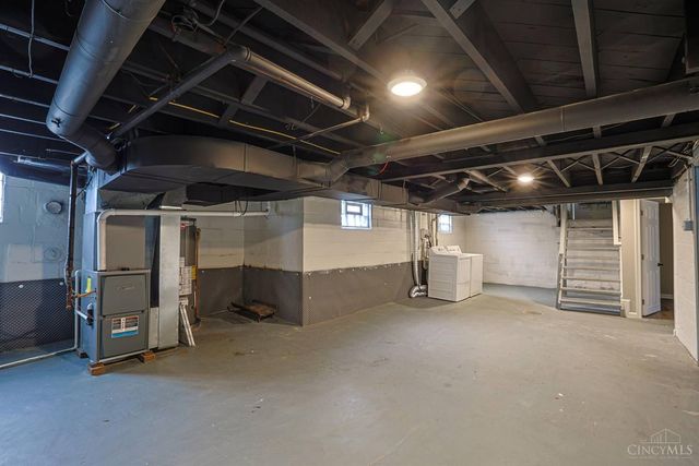 3906 Standish Avenue, Cincinnati, OH 45213