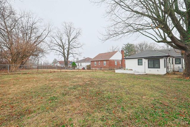 3906 Standish Avenue, Cincinnati, OH 45213