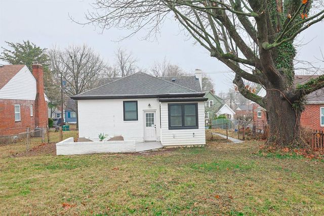 3906 Standish Avenue, Cincinnati, OH 45213